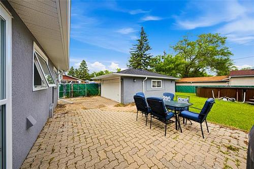 5 Regina Pl, Winnipeg, MB 