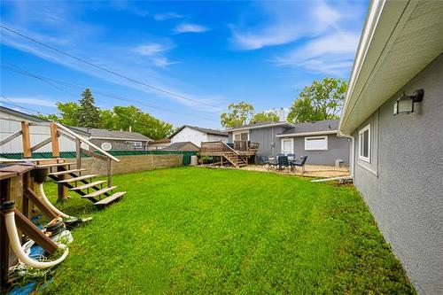 5 Regina Pl, Winnipeg, MB 