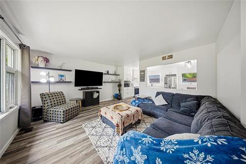 5 Regina Pl, Winnipeg, MB 