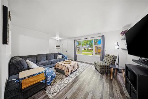 5 Regina Pl, Winnipeg, MB 