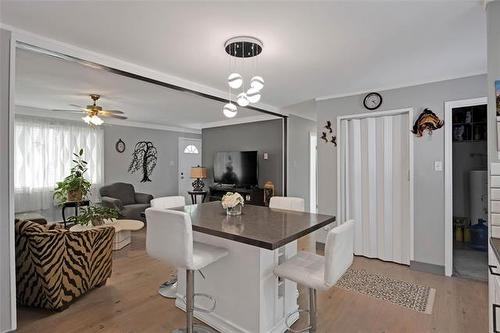 543 Silverdale Ave, Winnipeg Beach, MB 