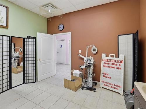 2450 Main St, Winnipeg, MB 