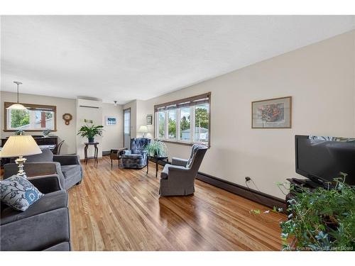 17 Hazelton Ave, Moncton, NB 