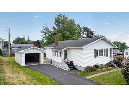 17 Hazelton Ave, Moncton, NB 