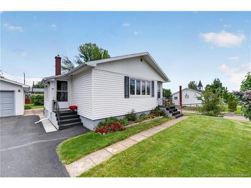 17 Hazelton Ave, Moncton, NB 