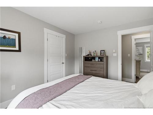 142 Mooers Dr, Fredericton, NB 