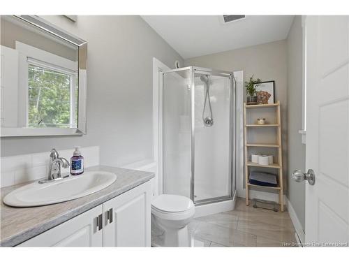 142 Mooers Dr, Fredericton, NB 