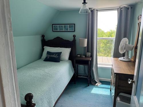 1 Moore Street, Parrsboro, NS 