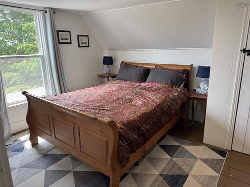 1 Moore Street, Parrsboro, NS 