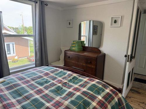 1 Moore Street, Parrsboro, NS 