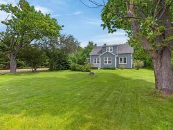 164 Belvedere Avenue Charlottetown, PE C1A 2Z1
