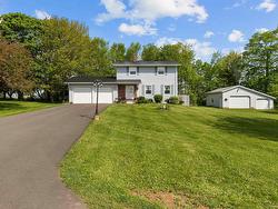2 Laura Lane Stratford, PE C1B 2T5