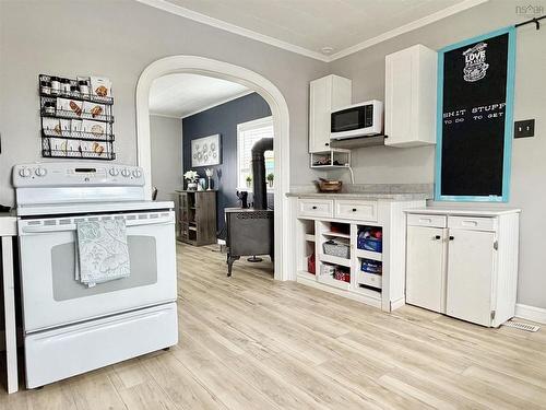 11 Havenside Road, Louisbourg, NS 