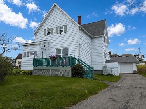 11 Havenside Road, Louisbourg, NS 
