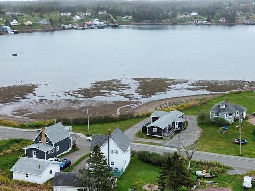 11 Havenside Road, Louisbourg, NS 