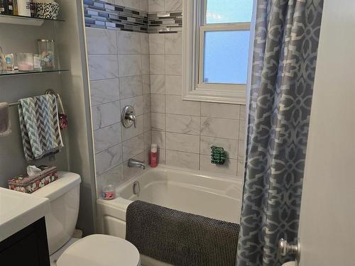 27 Smith Avenue, Bridgewater, NS 