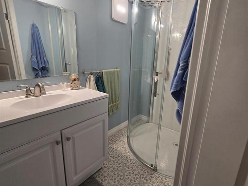27 Smith Avenue, Bridgewater, NS 