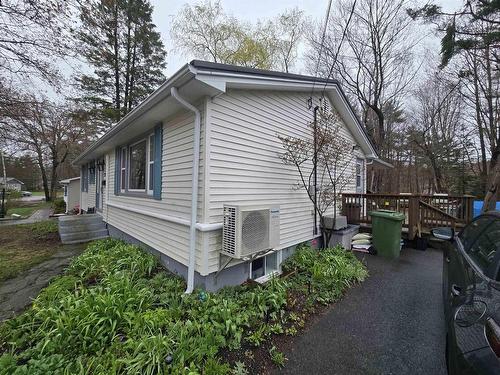 27 Smith Avenue, Bridgewater, NS 