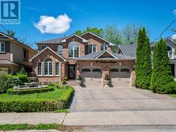 18 THATCHER AVENUE Toronto, ON M1M 2M2