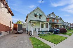 138 TYLOR CRESCENT Oshawa, ON L1H 5E9