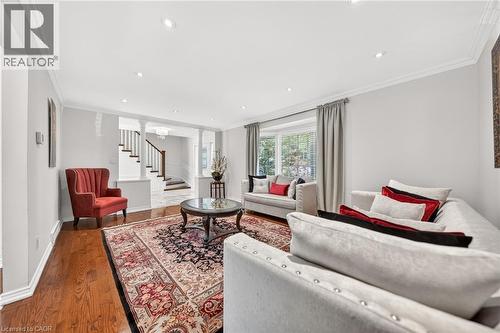 5 Mays Crescent, Waterdown, ON 