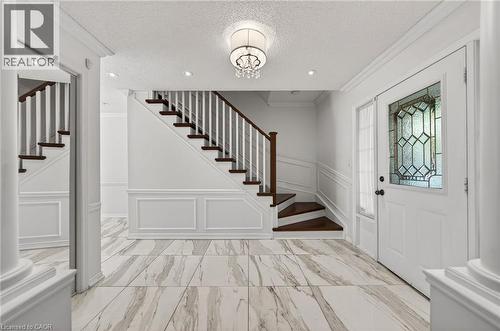 5 Mays Crescent, Waterdown, ON 