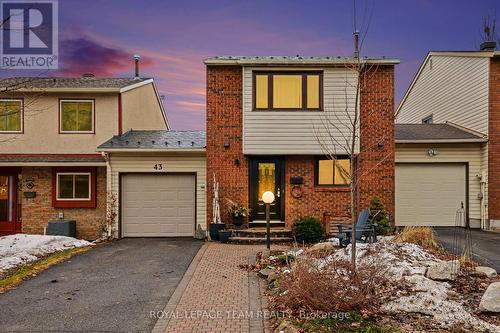 43 WHELAN DRIVE  Ottawa, ON K2J 2A3