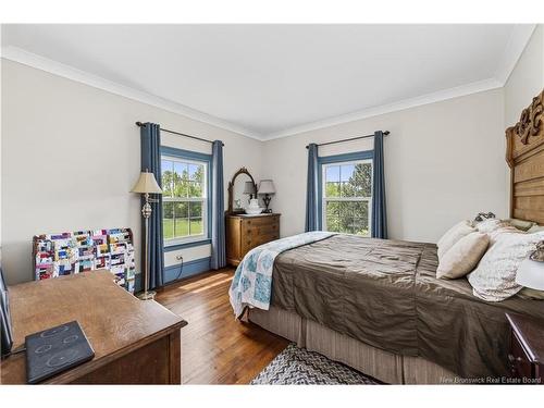 537 Trafalgar Rd, Dundas, NB 
