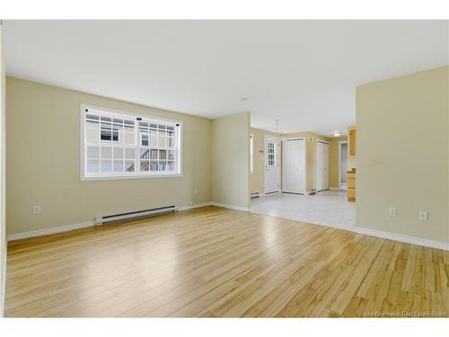 21 Macintosh St, Fredericton, NB 