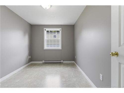 21 Macintosh St, Fredericton, NB 