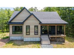 15 Pine Grove DR  Burton, NB E2V 4J2