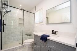 Brand new ensuite bath - 