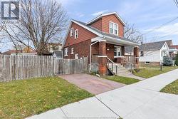 936 ARTHUR Windsor, ON N8Y 3Y3