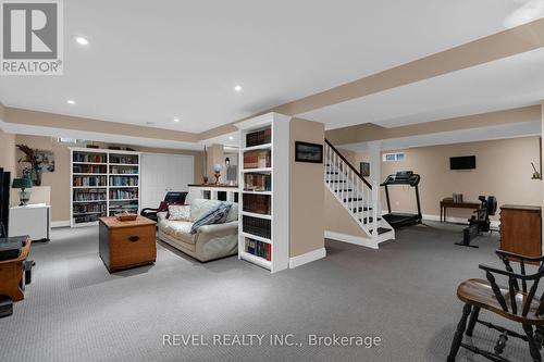 33 Falling Brook Drive, Barrie, ON 