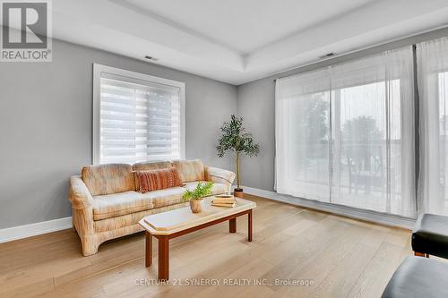 201 - 615 Longfields Drive, Ottawa, ON - Indoor Photo Showing Living Room