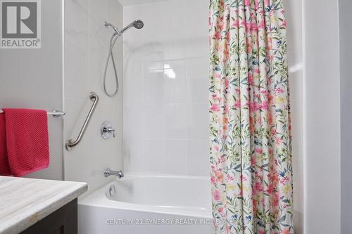 201 - 615 Longfields Drive, Ottawa, ON - Indoor Photo Showing Bathroom
