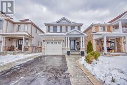 45 KIRKLAND PLACE Whitby, ON L1P 1X3