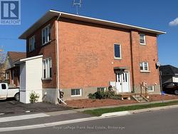 4 - 243 HURON STREET Oshawa (Central), ON L1H 5E5