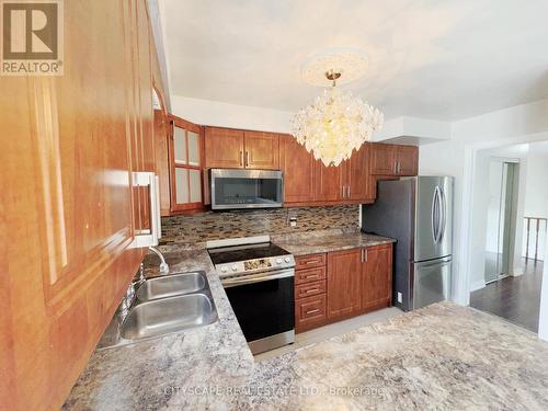 Kitchen - 3720 Brandon Gate Drive, Mississauga, ON 