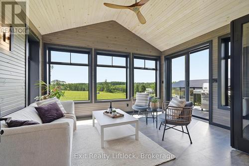 1125 Deyell Line, Cavan Monaghan (Cavan-Monaghan), ON -  Photo Showing Living Room