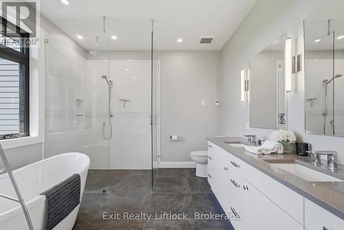 1125 Deyell Line, Cavan Monaghan (Cavan-Monaghan), ON - Indoor Photo Showing Bathroom