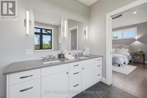 1125 Deyell Line, Cavan Monaghan (Cavan-Monaghan), ON - Indoor Photo Showing Bathroom