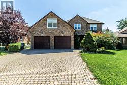 79 WOODLAND GLEN DRIVE Guelph (Kortright Hills), ON N1G 3S3