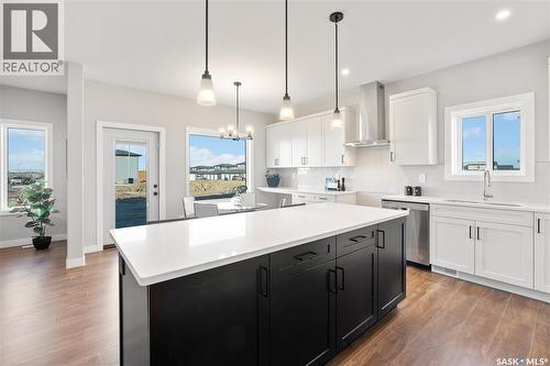 10 Vancouver Crescent, Pilot Butte, SK - Indoor Photo Showing Kitchen With Upgraded Kitchen