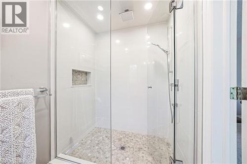 33 Golfview Crescent, Dundas, ON 