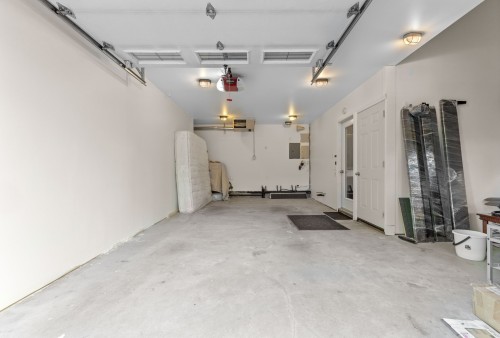 Garage - 96 Rue Brodeur, Vaudreuil-Dorion, QC - Indoor Photo Showing Garage