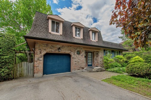 891 Rue Théorêt  Sainte-Thérèse, QC J7E 4X7