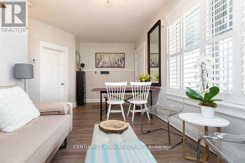 639 MORTIMER AVENUE , Toronto, Ontario M4C 2J9 5