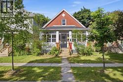 977 GLADSTONE Windsor, ON N9A 2R5