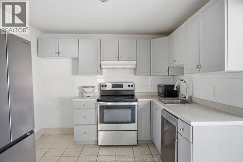 977 Gladstone, Windsor, ON 
